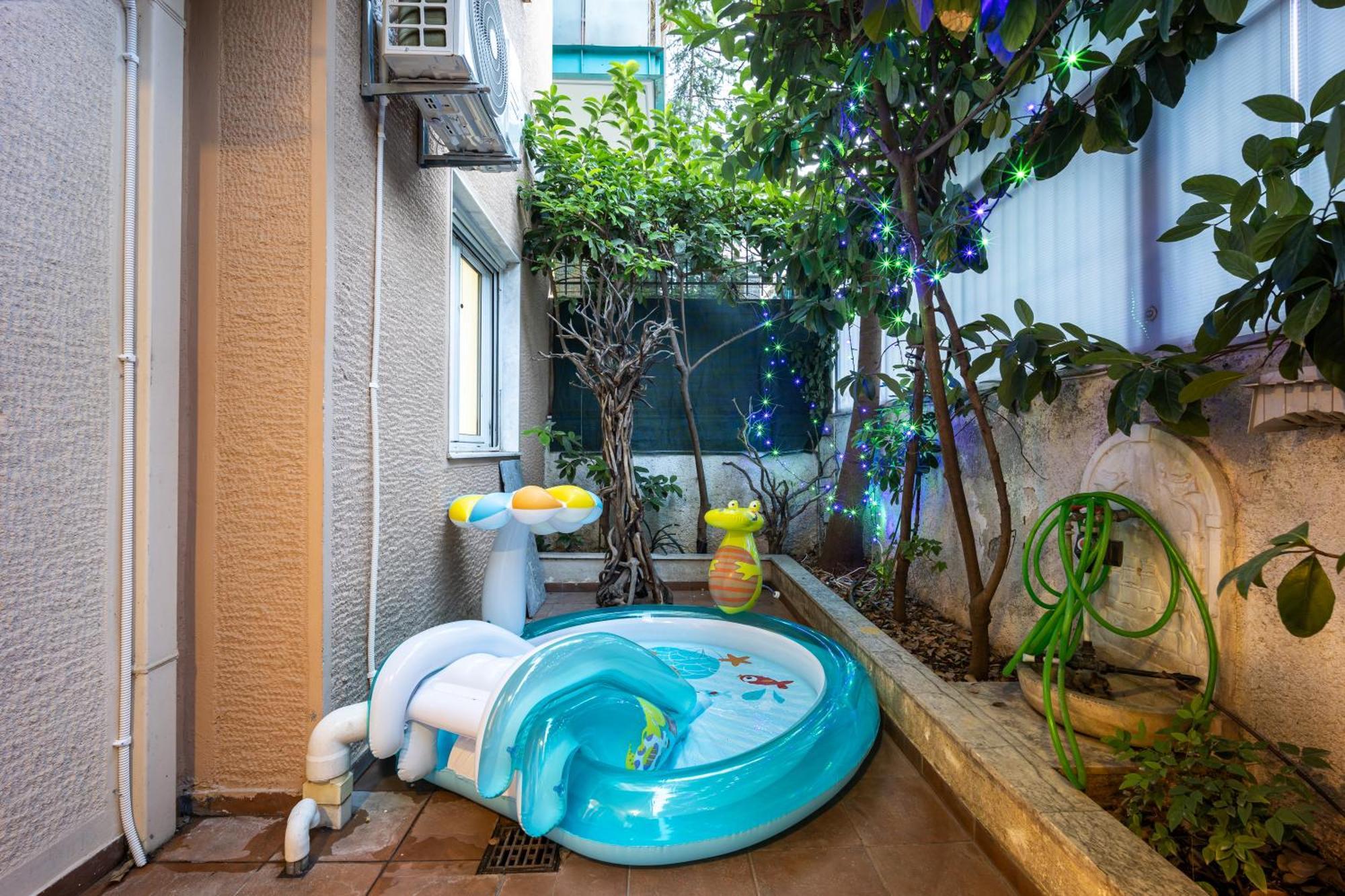 Spacious Garden *